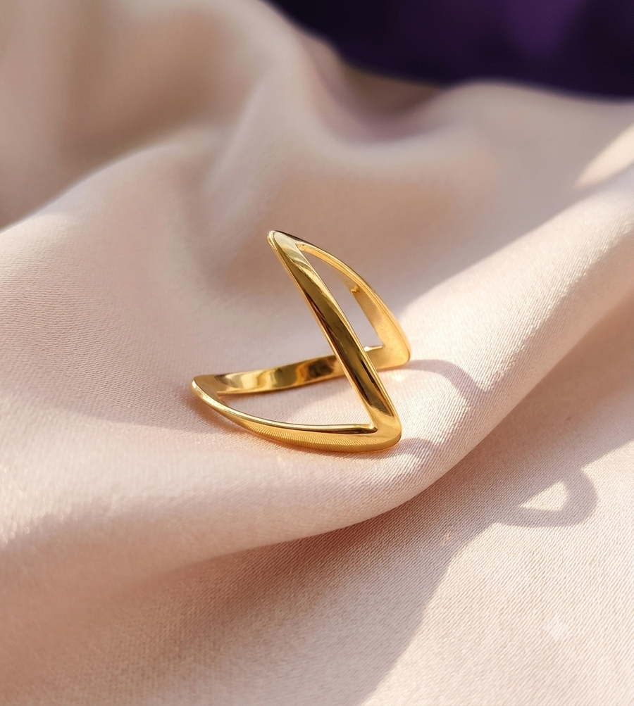 Anti-Tarnish V-Luxe Ring